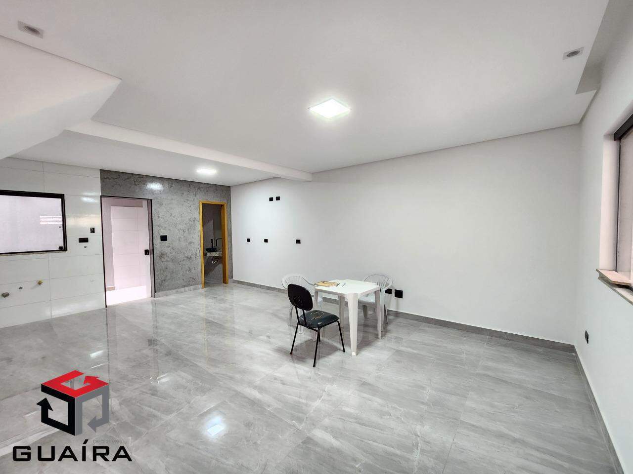 Sobrado à venda com 3 quartos, 100m² - Foto 1