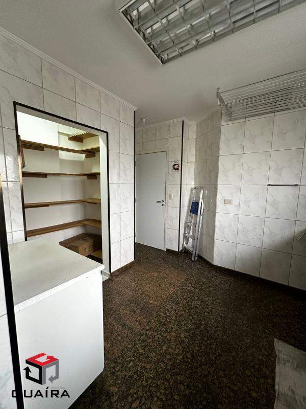 Apartamento à venda com 4 quartos, 188m² - Foto 3