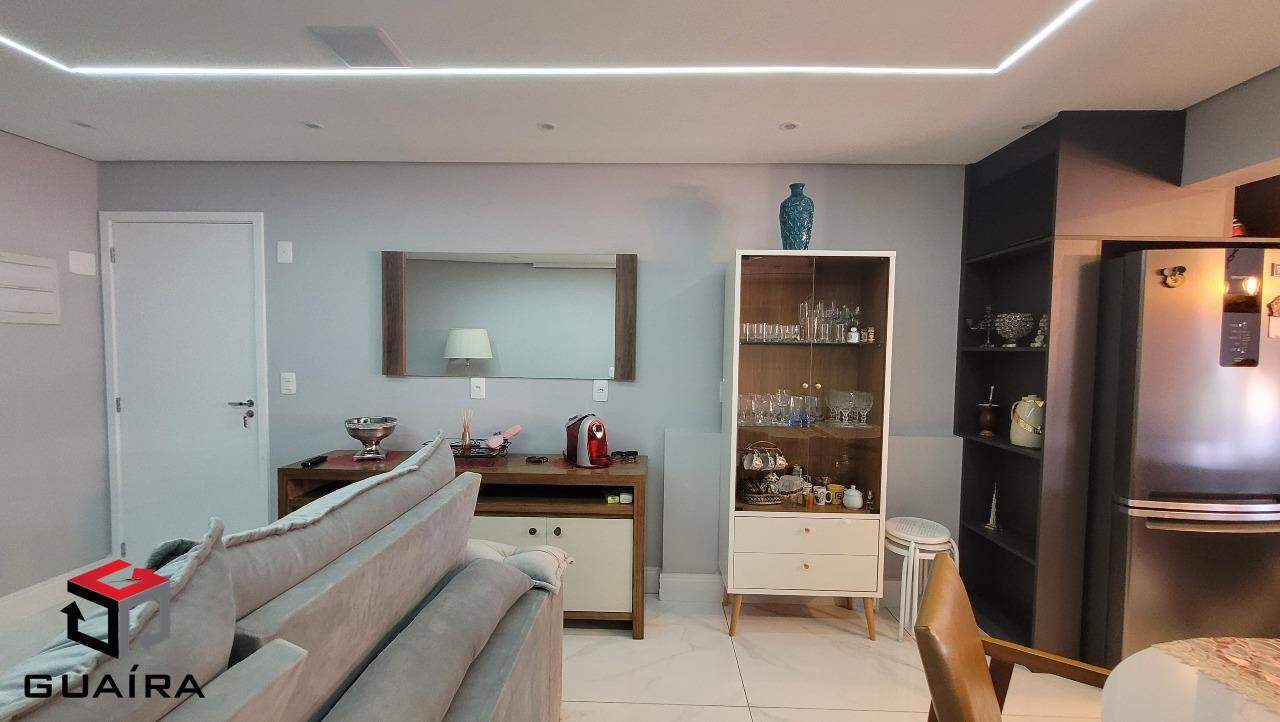 Apartamento à venda com 2 quartos, 67m² - Foto 2