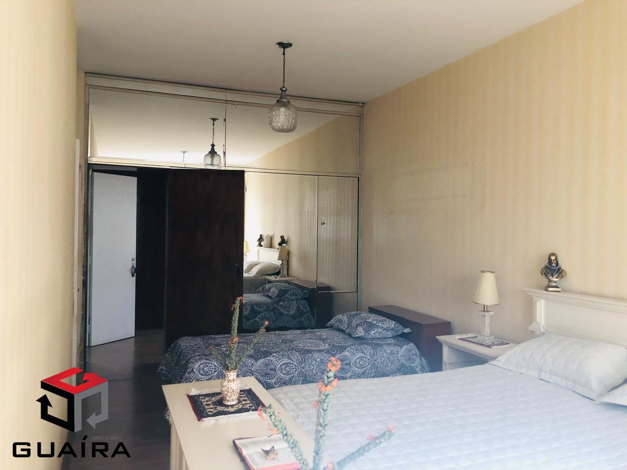 Casa à venda com 4 quartos, 350m² - Foto 22