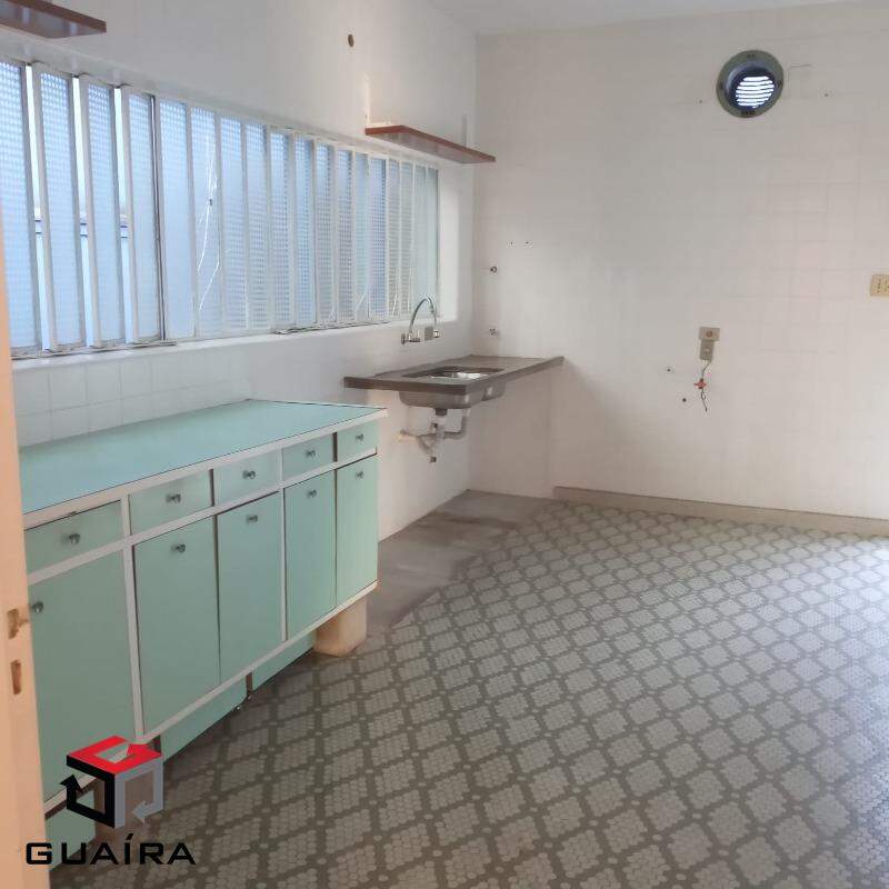 Sobrado à venda com 3 quartos, 300m² - Foto 8