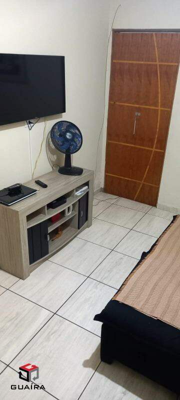 Sobrado à venda com 2 quartos, 190m² - Foto 2