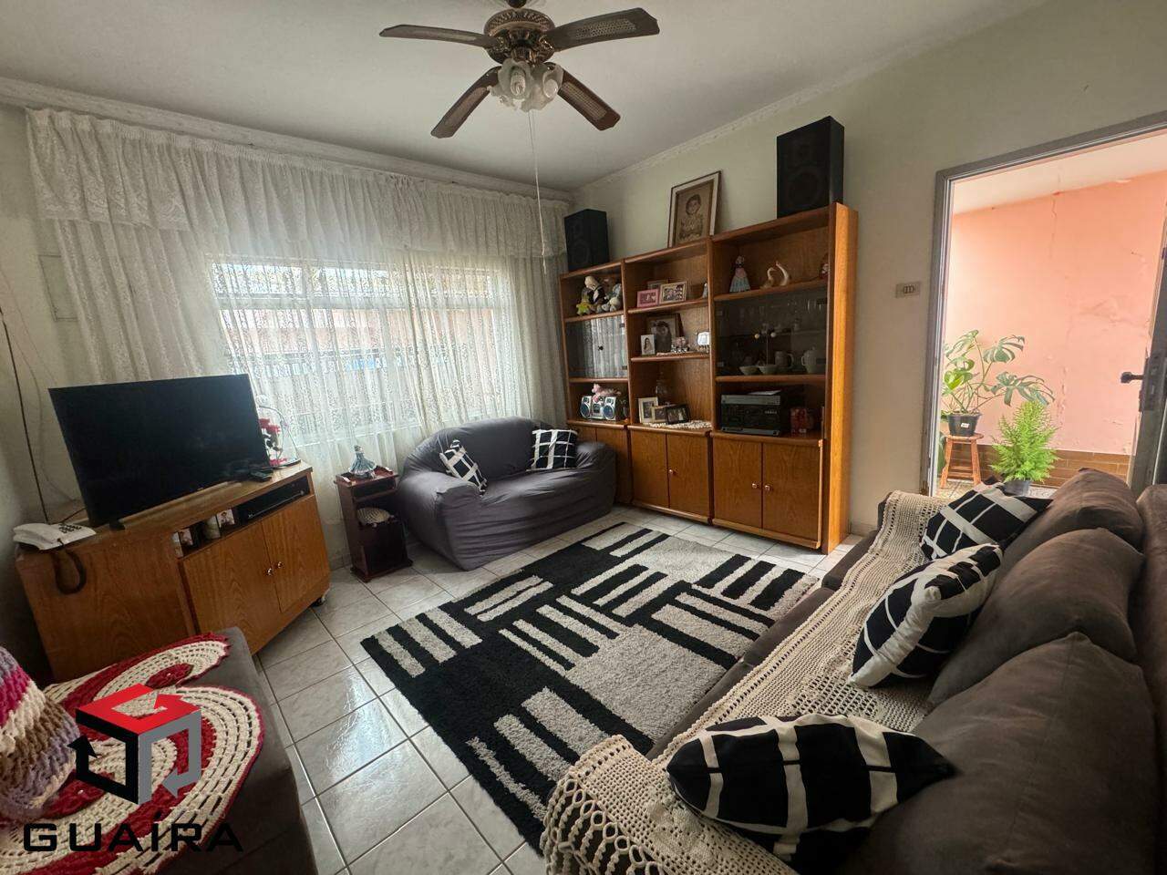 Casa à venda com 3 quartos, 172m² - Foto 1