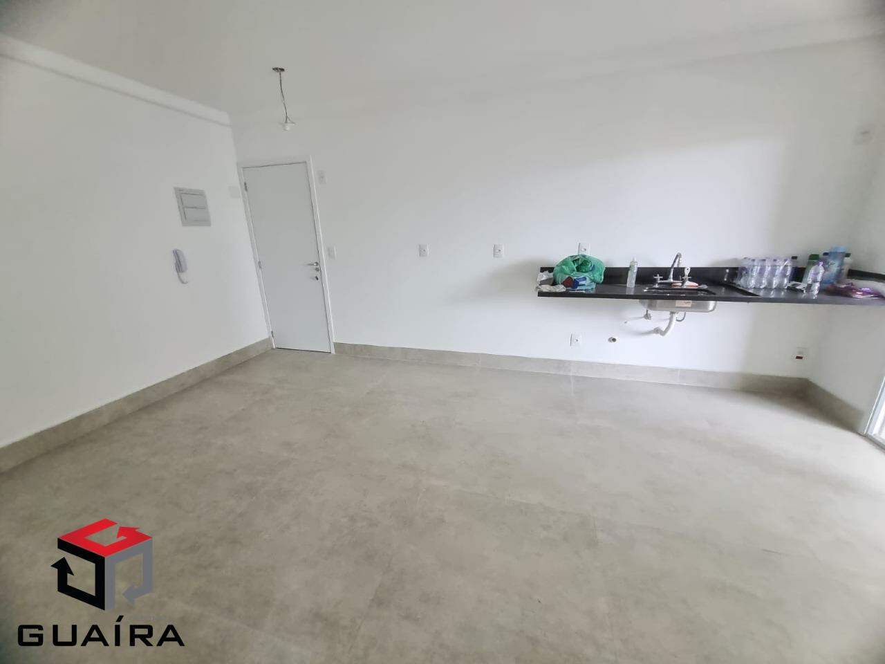 Apartamento à venda com 2 quartos, 67m² - Foto 2