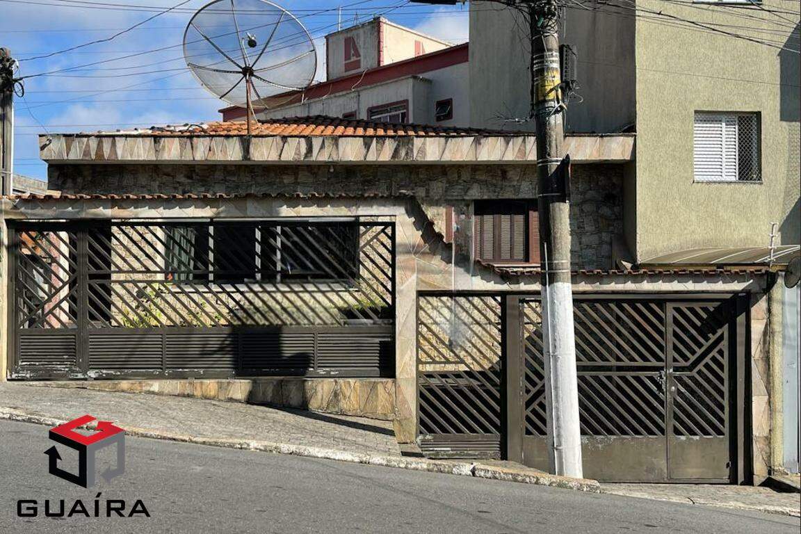 Sobrado à venda com 3 quartos, 215m² - Foto 1