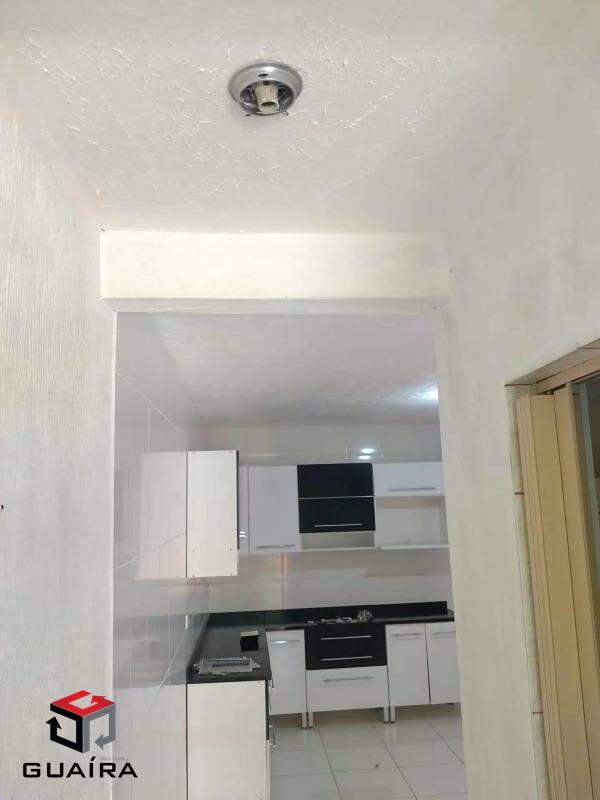 Sobrado à venda com 2 quartos, 128m² - Foto 2