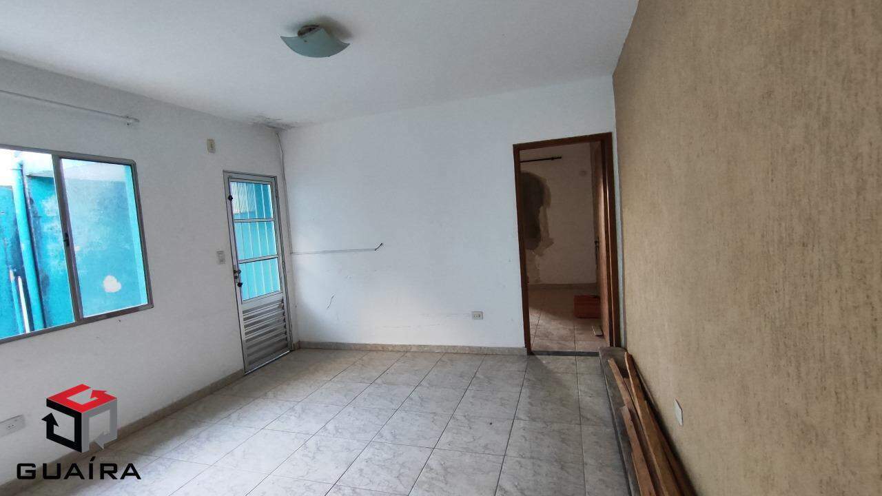 Casa para alugar com 2 quartos, 105m² - Foto 1