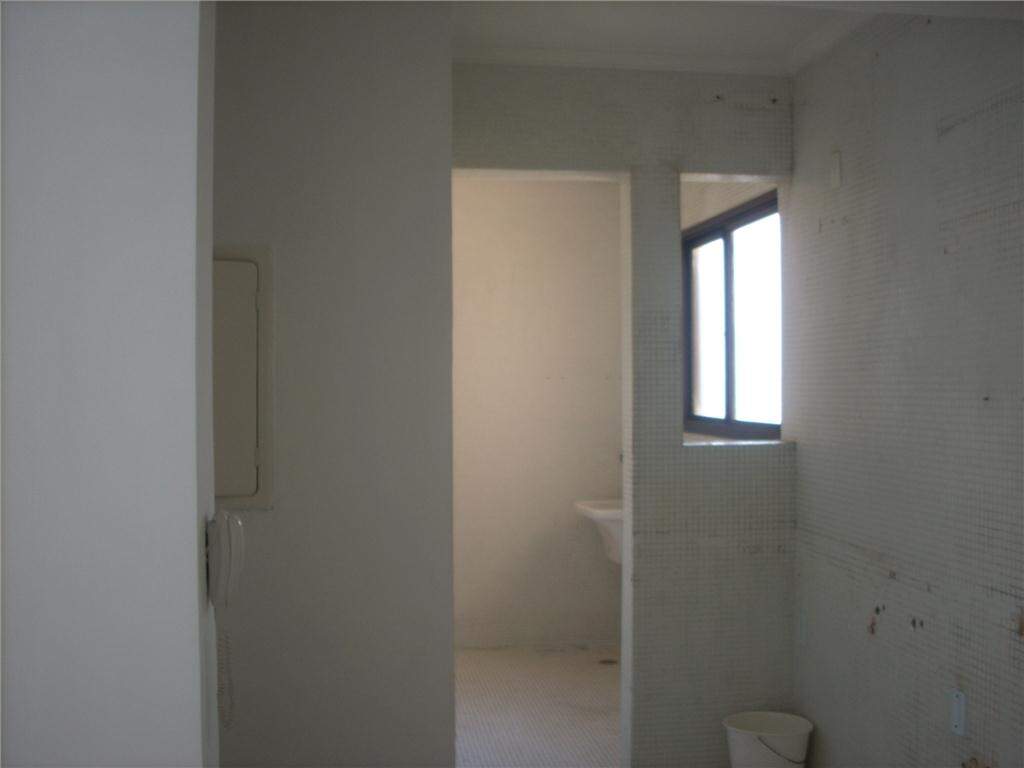 Apartamento à venda com 3 quartos, 76m² - Foto 2