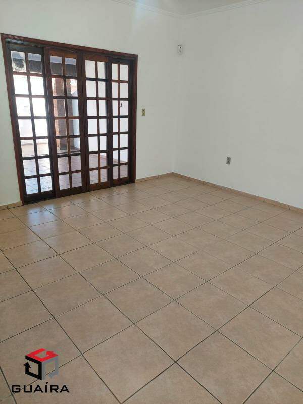 Casa à venda com 2 quartos, 150m² - Foto 2