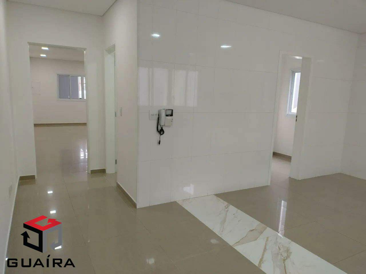 Sobrado à venda com 4 quartos, 250m² - Foto 2