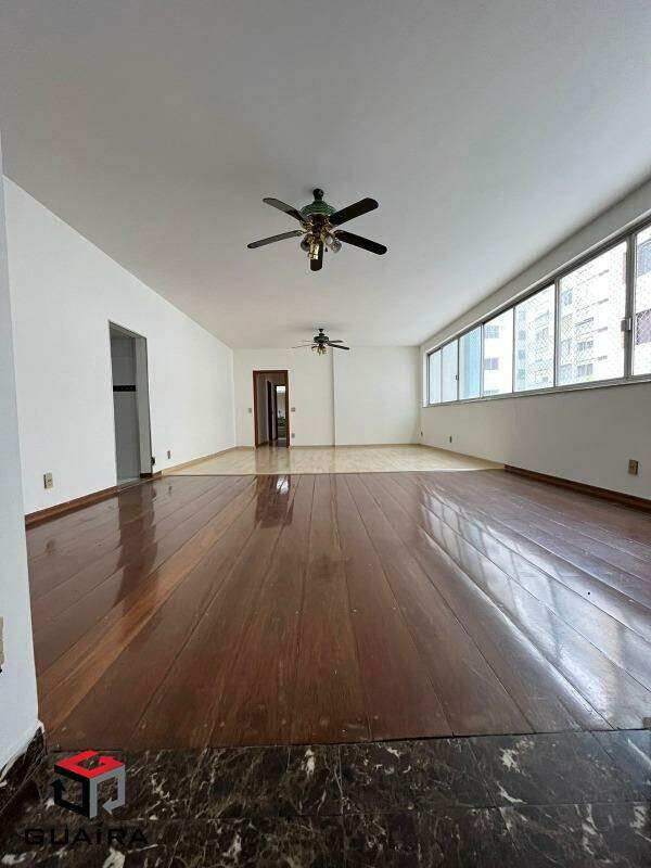 Apartamento à venda com 3 quartos, 200m² - Foto 1