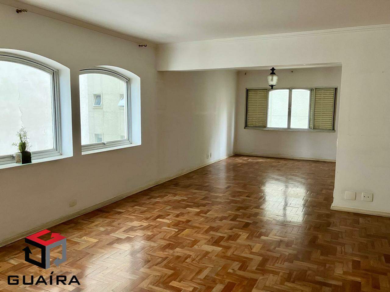 Apartamento à venda com 3 quartos, 131m² - Foto 2