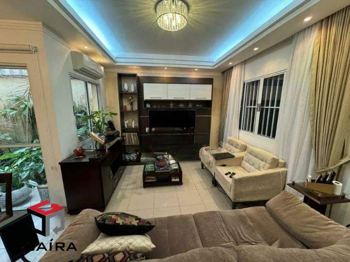 Sobrado à venda com 3 quartos, 168m² - Foto 1