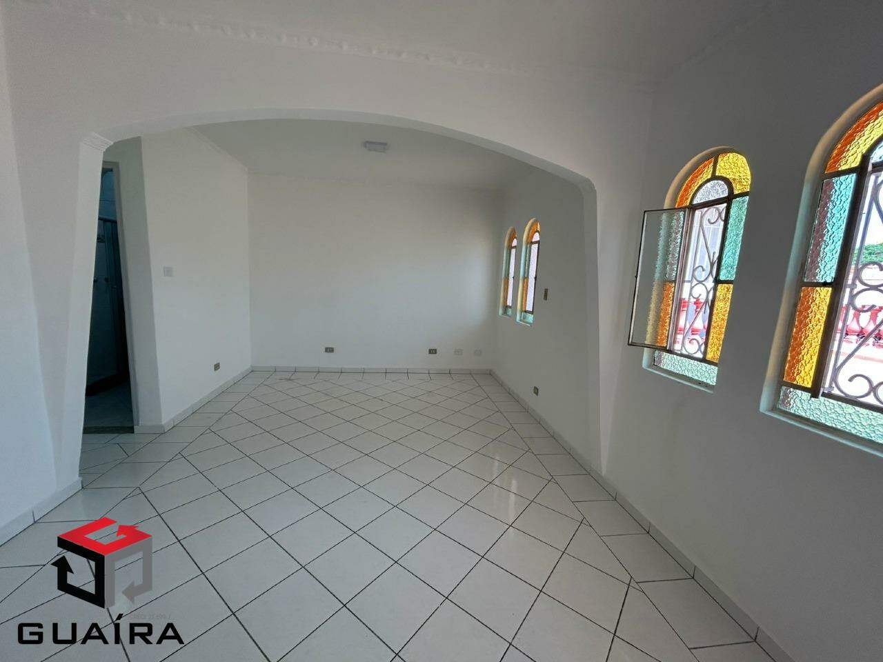 Casa à venda com 3 quartos, 200m² - Foto 2