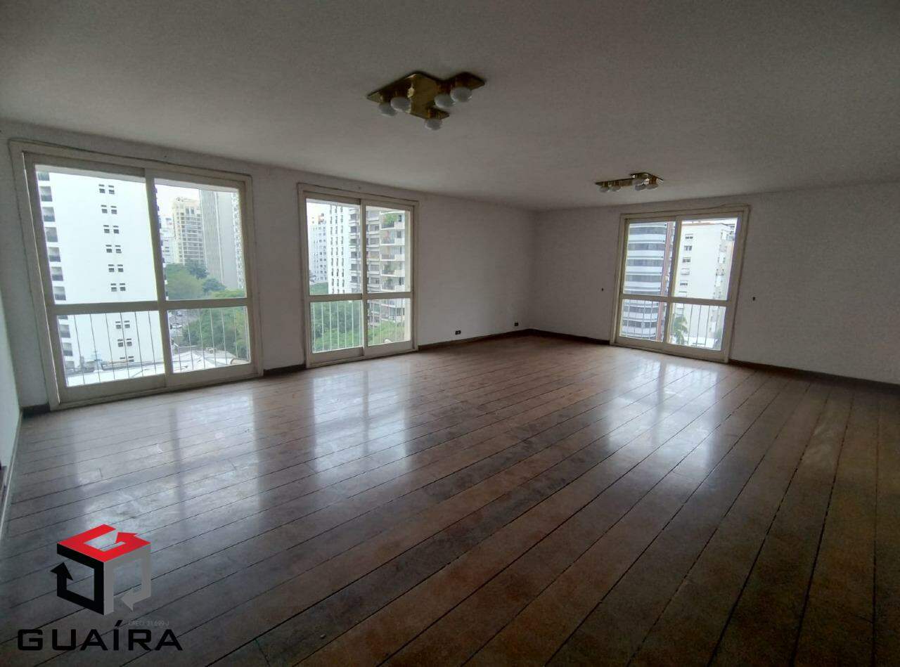 Apartamento à venda com 3 quartos, 242m² - Foto 1