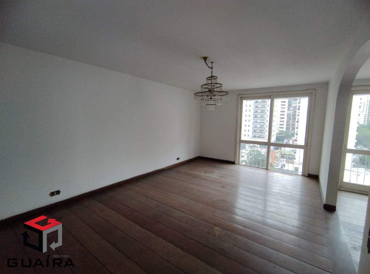 Apartamento à venda com 3 quartos, 242m² - Foto 6