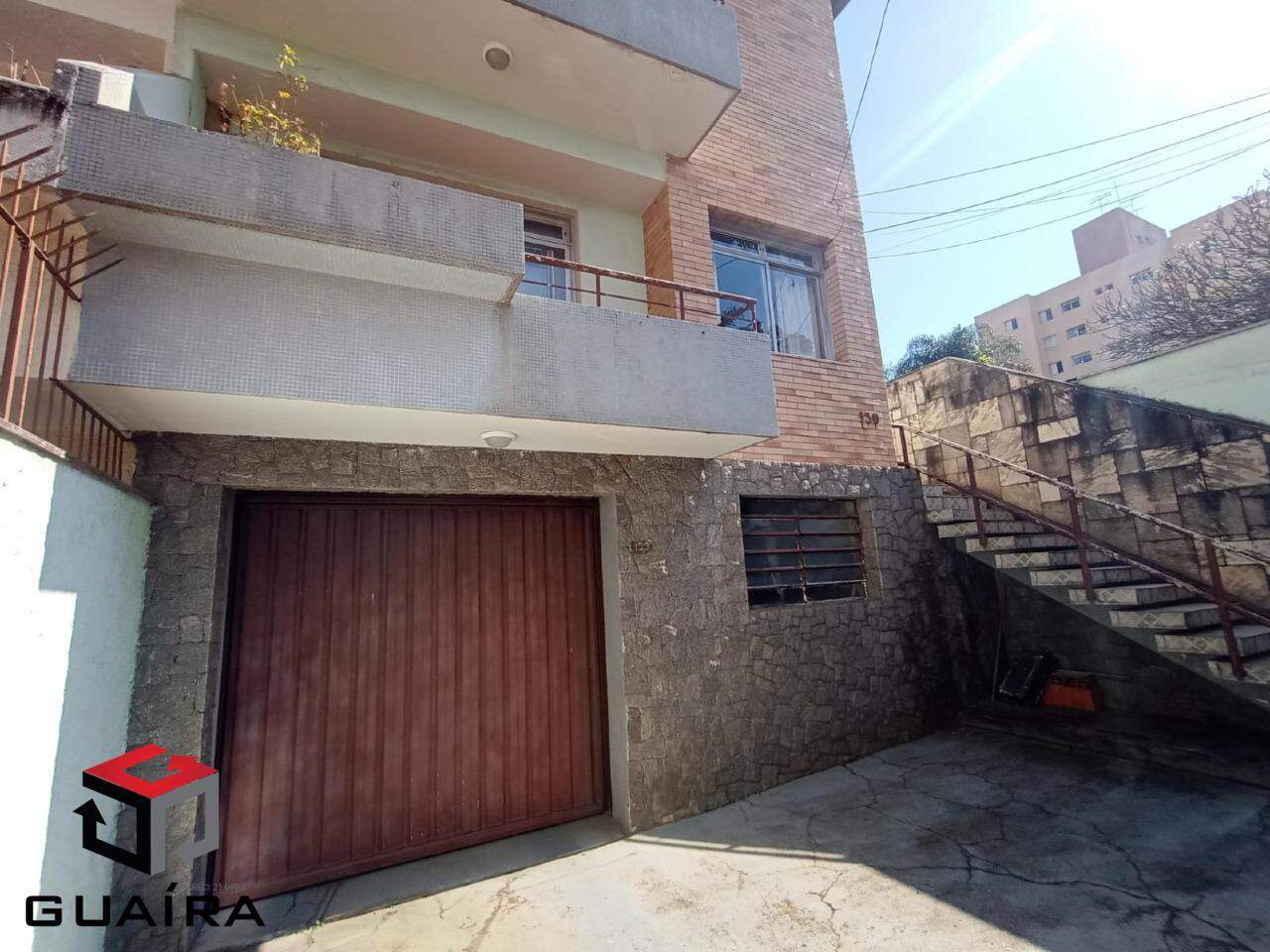 Sobrado à venda com 5 quartos, 348m² - Foto 1