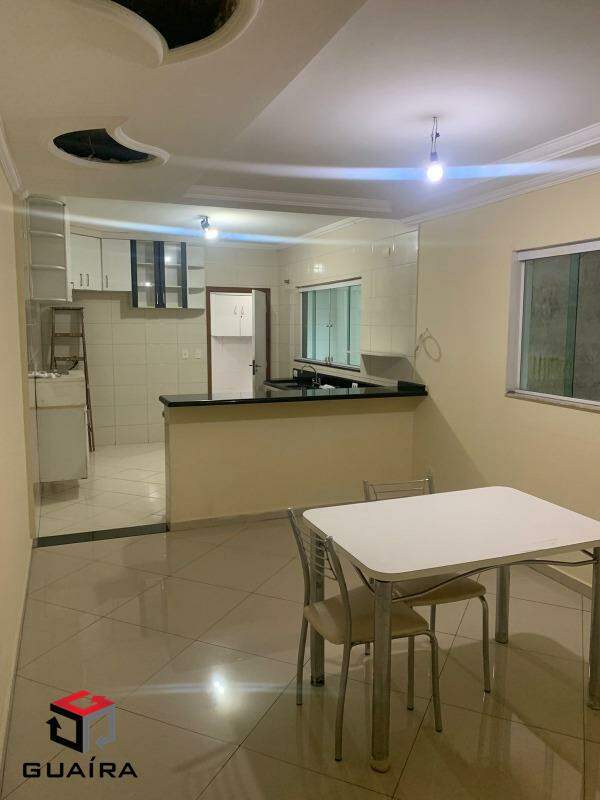 Sobrado à venda com 3 quartos, 200m² - Foto 1