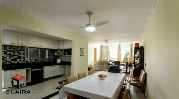 Casa à venda com 3 quartos, 212m² - Foto 3