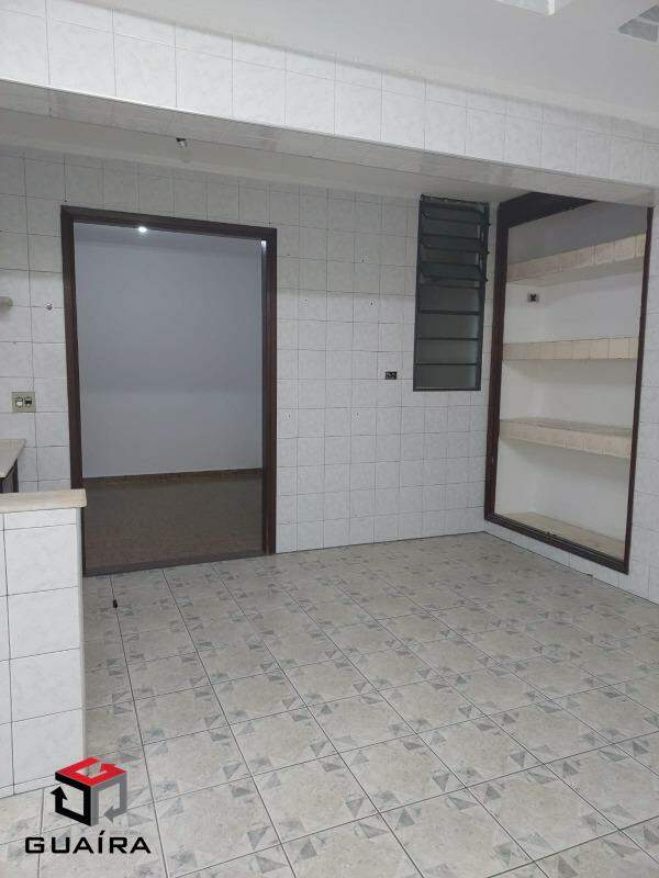 Casa para alugar com 3 quartos, 240m² - Foto 8