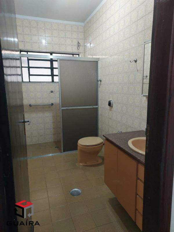 Casa para alugar com 3 quartos, 240m² - Foto 18