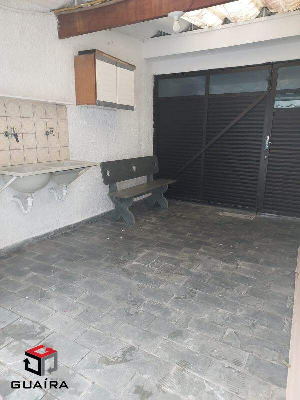 Casa para alugar com 3 quartos, 240m² - Foto 11