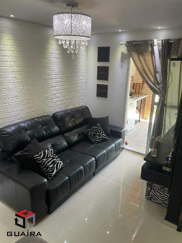 Sobrado à venda com 3 quartos, 130m² - Foto 1