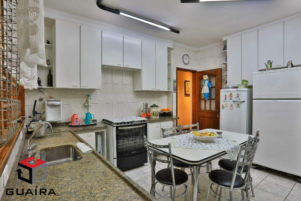 Sobrado à venda com 3 quartos, 244m² - Foto 11