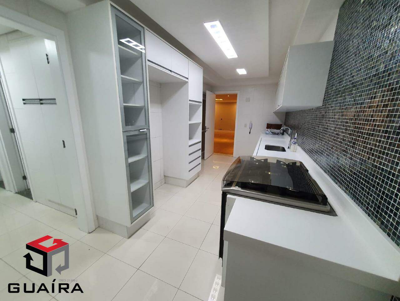 Apartamento para alugar com 3 quartos, 177m² - Foto 7