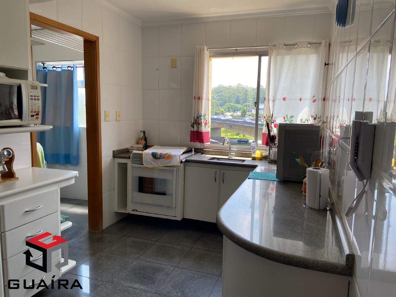 Apartamento à venda com 2 quartos, 70m² - Foto 11