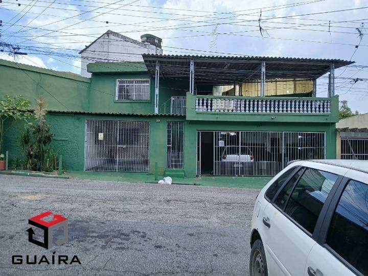 Sobrado à venda com 4 quartos, 200m² - Foto 1