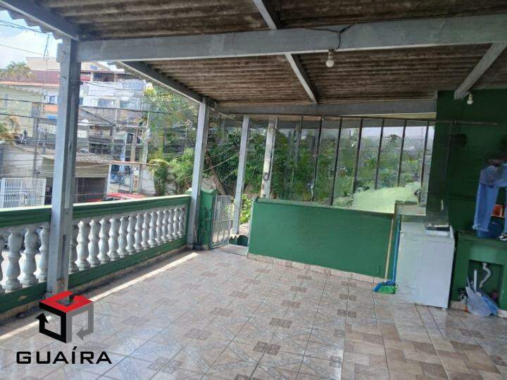 Sobrado à venda com 4 quartos, 200m² - Foto 2