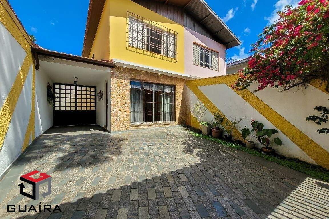 Sobrado à venda com 3 quartos, 254m² - Foto 1