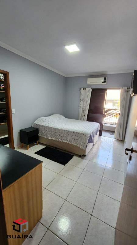 Sobrado à venda com 3 quartos, 214m² - Foto 12