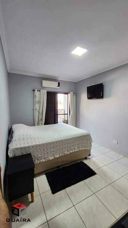 Sobrado à venda com 3 quartos, 214m² - Foto 11