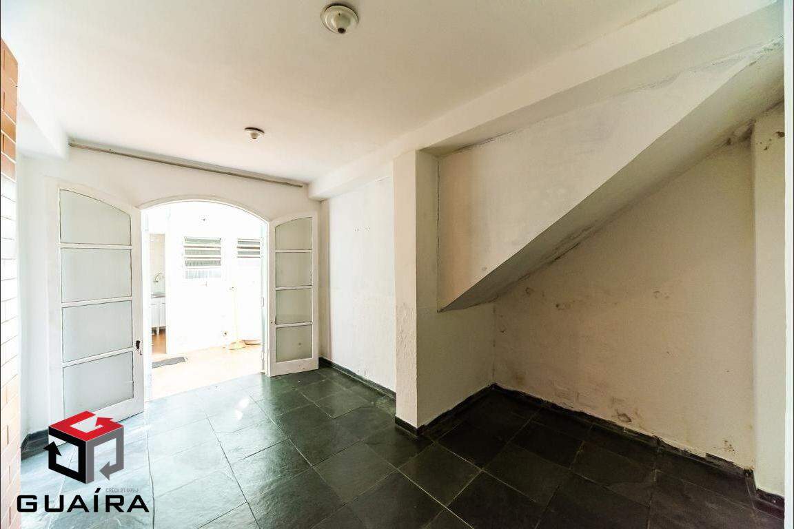 Casa à venda com 2 quartos, 150m² - Foto 2