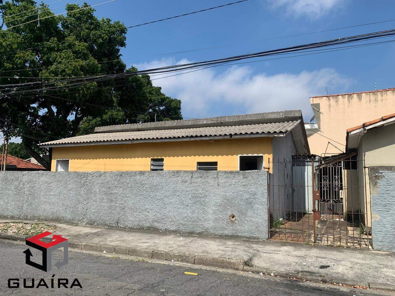 Casa à venda com 2 quartos, 100m² - Foto 1