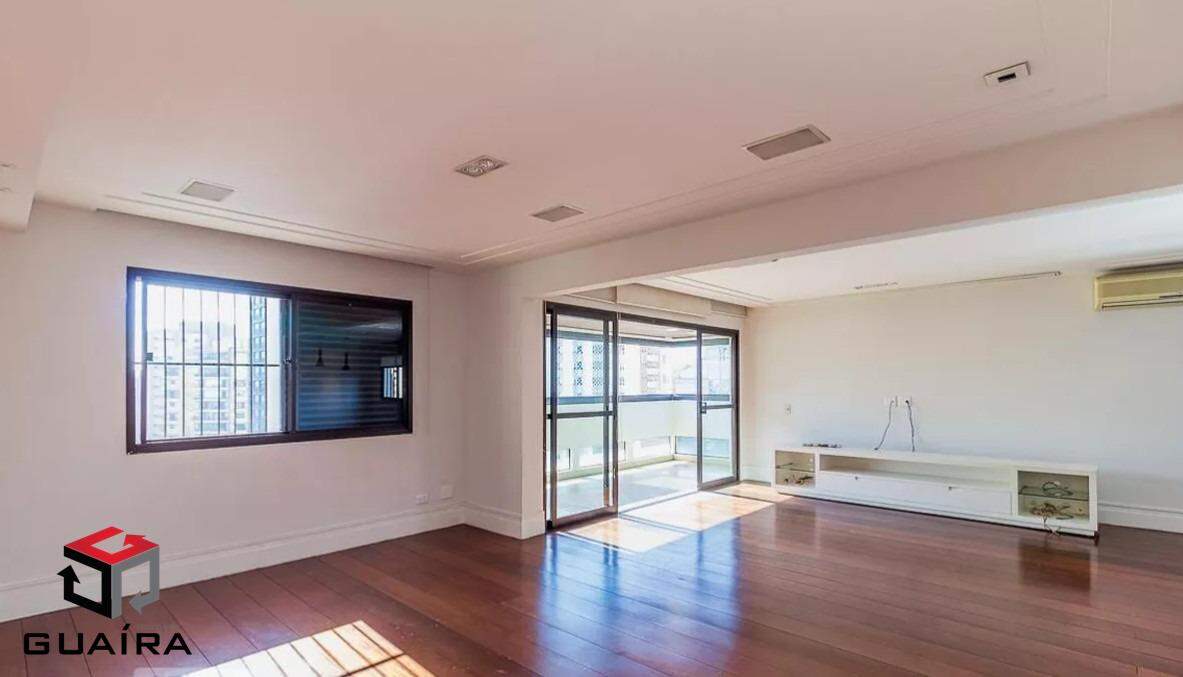 Apartamento à venda com 3 quartos, 228m² - Foto 1