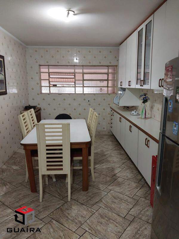 Sobrado à venda com 2 quartos, 212m² - Foto 9