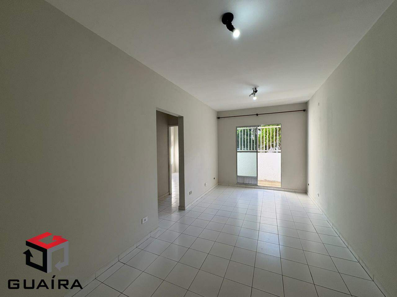 Apartamento à venda com 2 quartos, 68m² - Foto 3