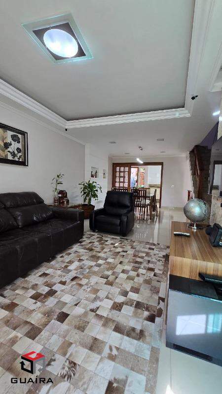 Sobrado à venda com 3 quartos, 185m² - Foto 1