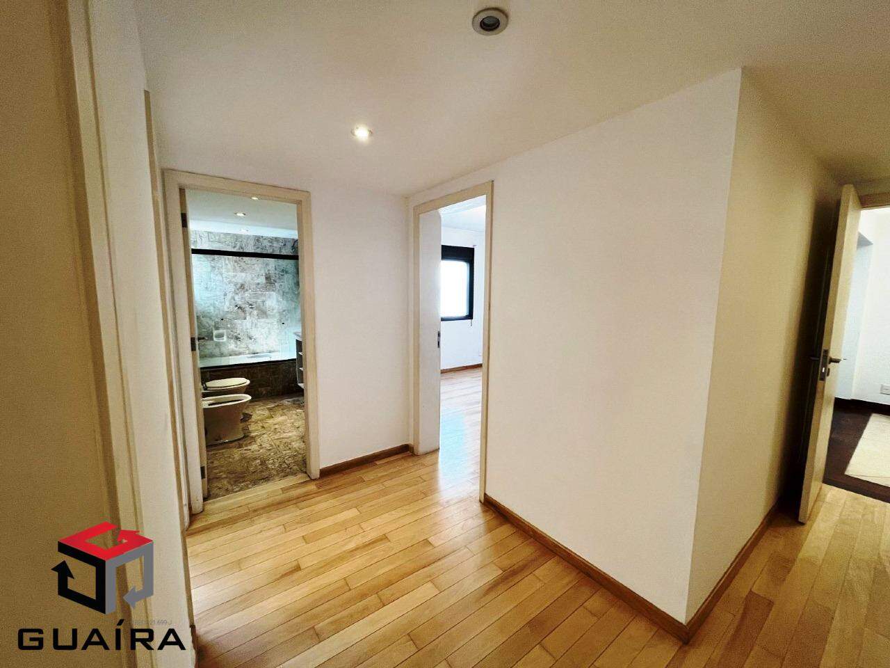 Apartamento para alugar com 4 quartos, 240m² - Foto 6