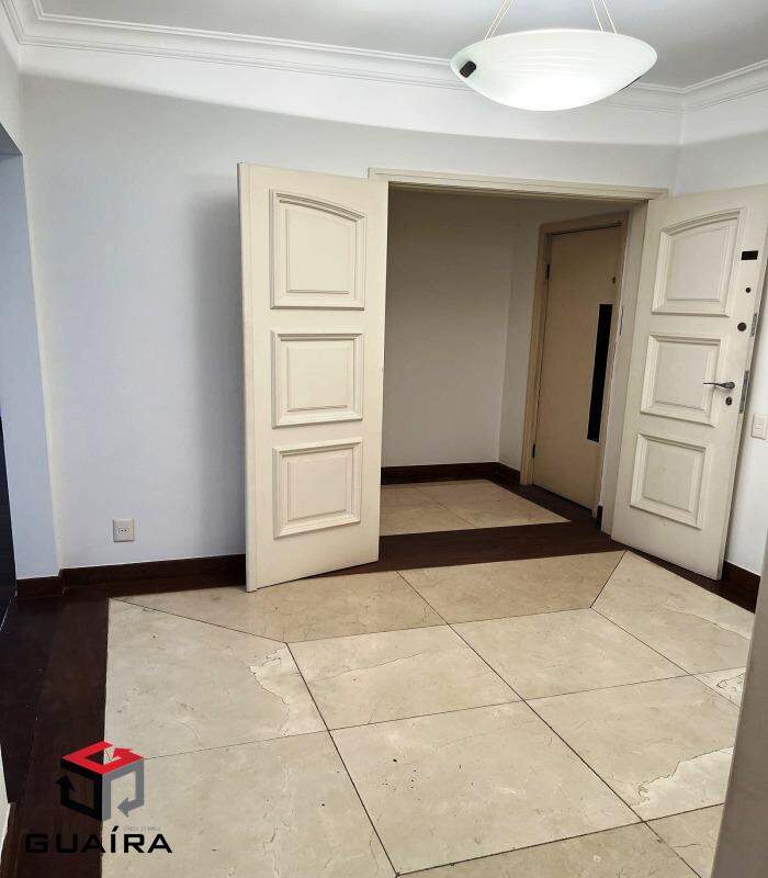 Apartamento para alugar com 4 quartos, 240m² - Foto 8