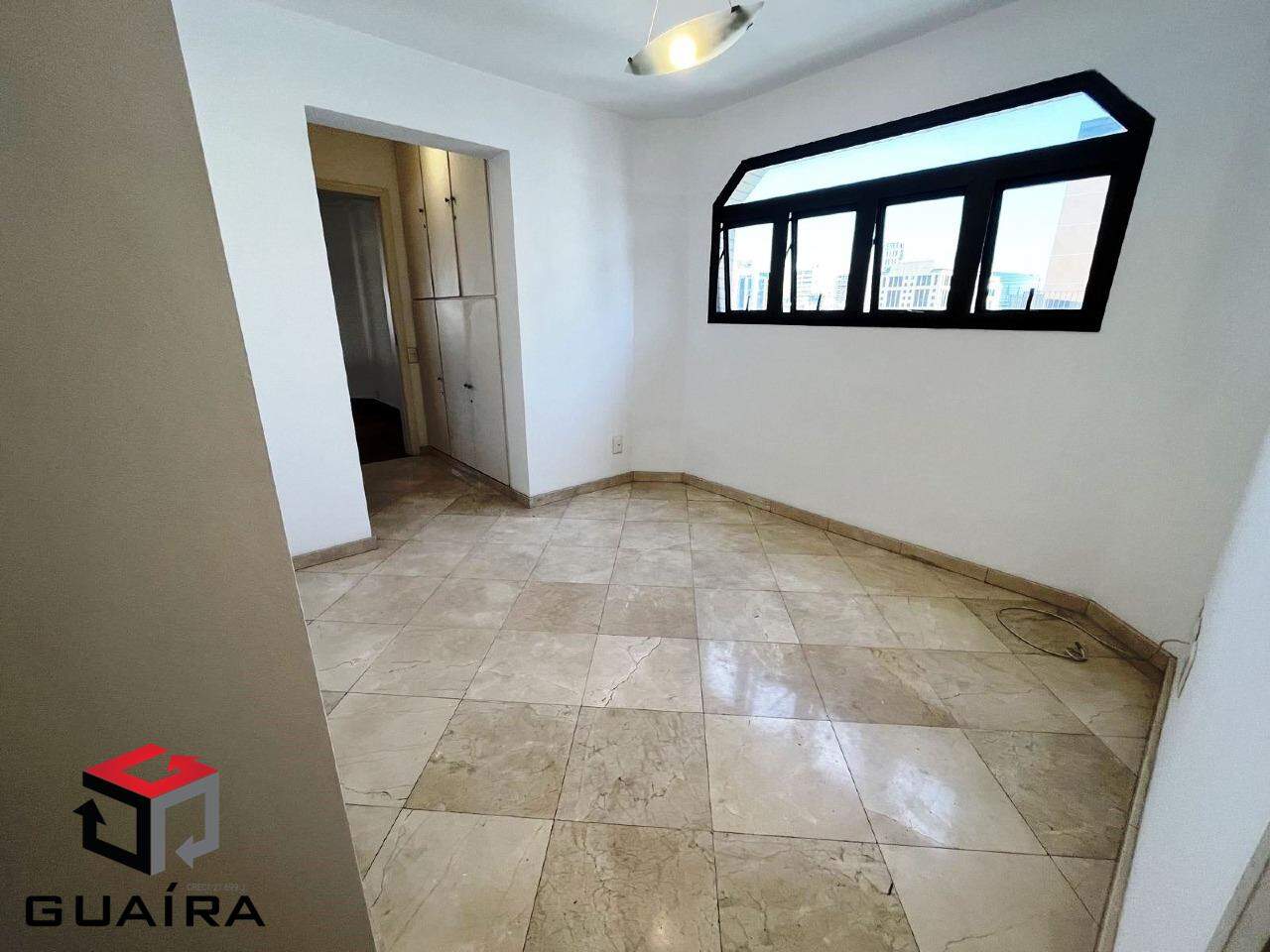 Apartamento para alugar com 4 quartos, 240m² - Foto 10