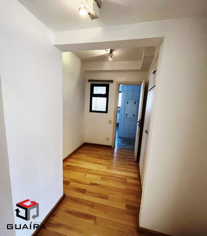 Apartamento para alugar com 4 quartos, 240m² - Foto 16