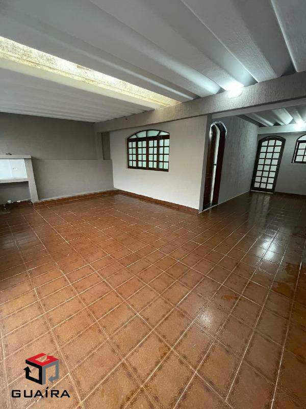 Casa à venda com 2 quartos, 120m² - Foto 2