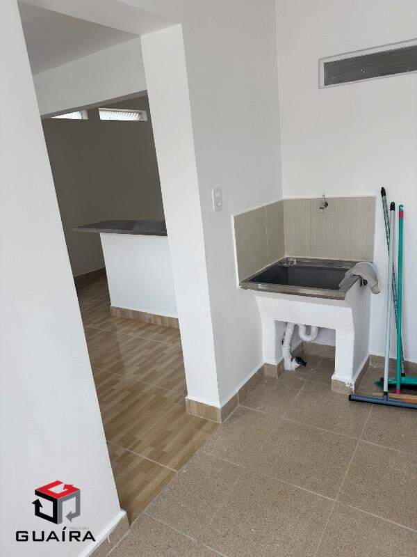 Casa para alugar com 2 quartos, 100m² - Foto 3