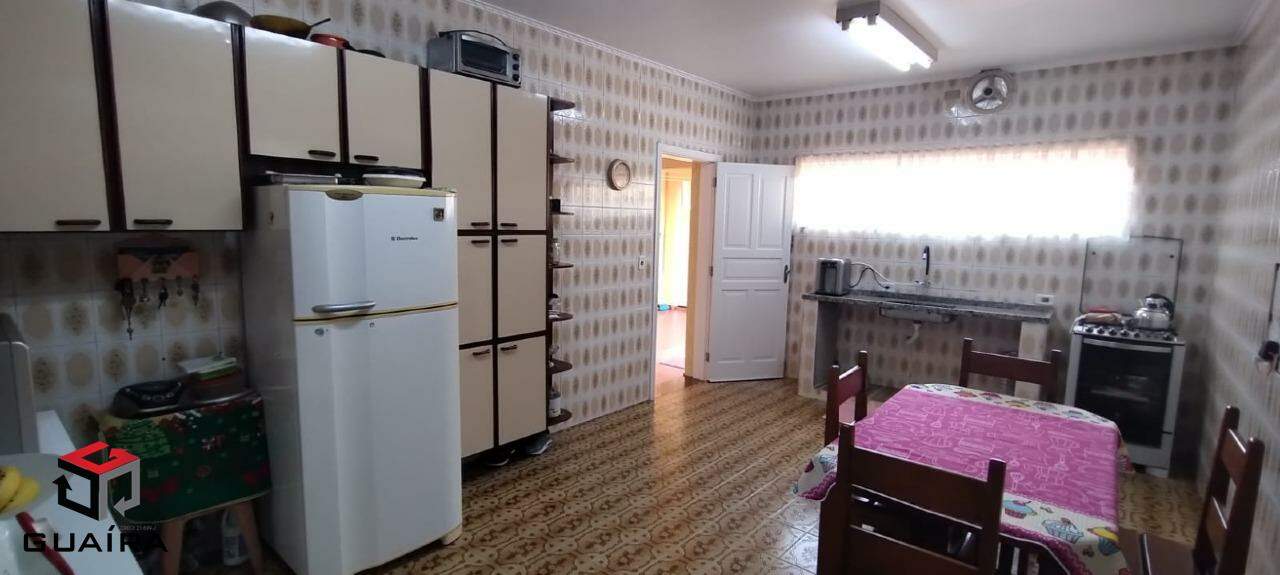 Casa à venda com 2 quartos, 180m² - Foto 9