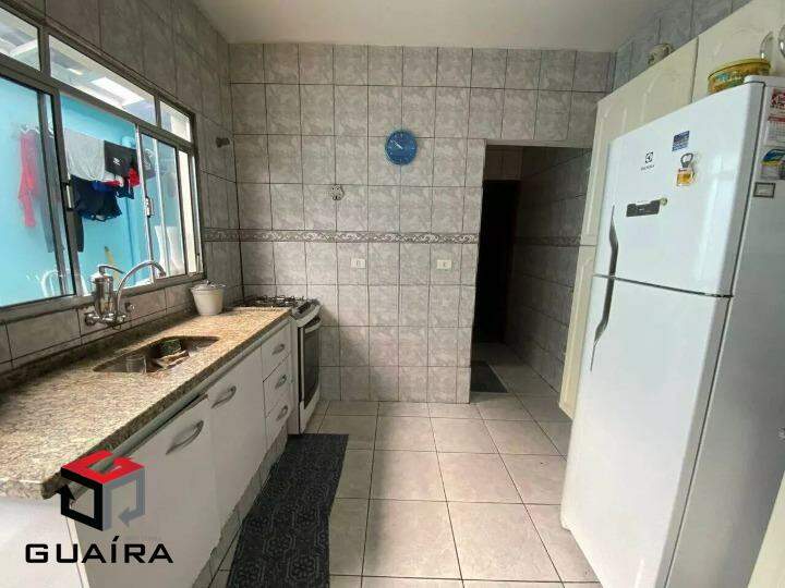 Casa à venda com 2 quartos, 140m² - Foto 9