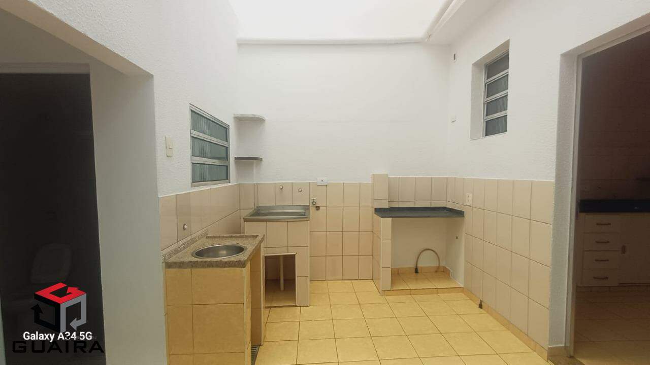 Casa para alugar com 2 quartos, 96m² - Foto 12